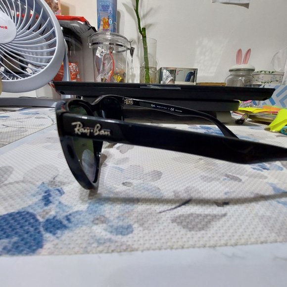 Ray-Ban Black Polarized Sunglasses MODEL CODE RB4184 main image 8